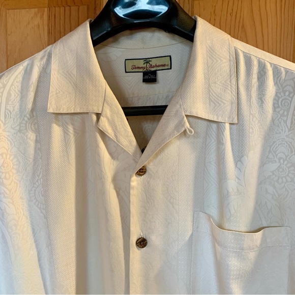 Tommy Bahama XL Tropical Short Sleeve Embroidered Shirt - Picture 2 of 7